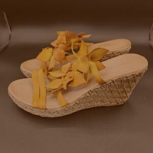 Federica Lorenzi Vera Pelle Made In Italy Wedges W/ Folded Leather Floral Accent